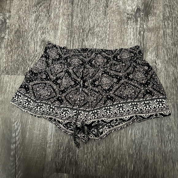 Pants - Bohemian flowy shorts